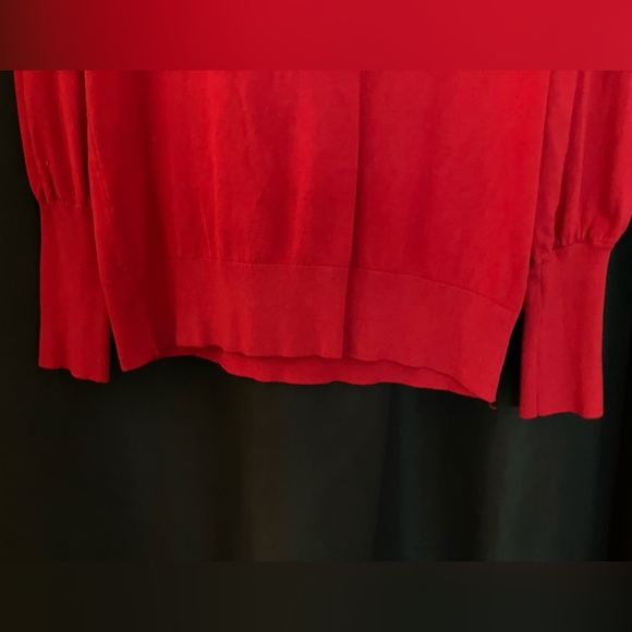 Women’s Alfani Petite Light Sweater Red Size Petite/Large Small Hole in Top Back - Picture 5 of 8